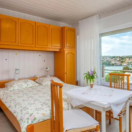 Apartman Lovely In With Kitchen *